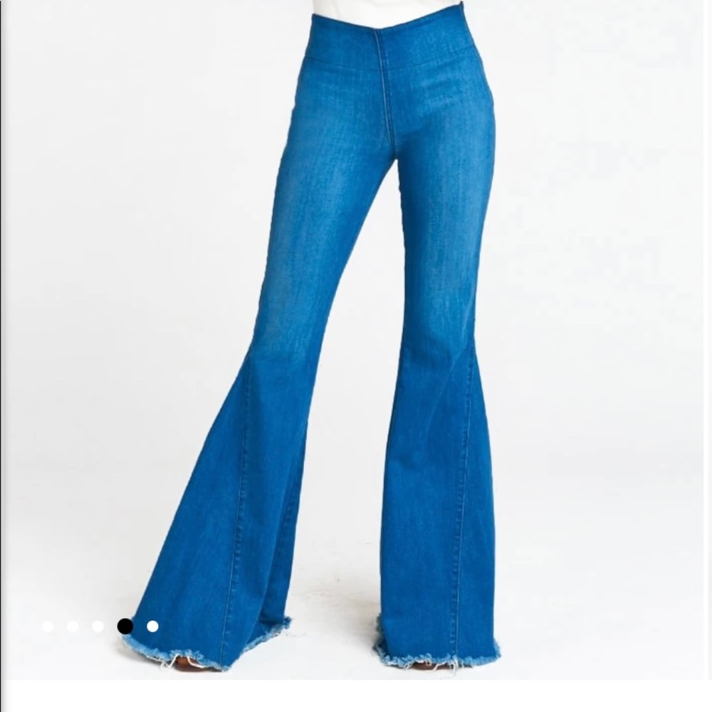 Berkeley Bell bottom jeans by Show me your MUMU
